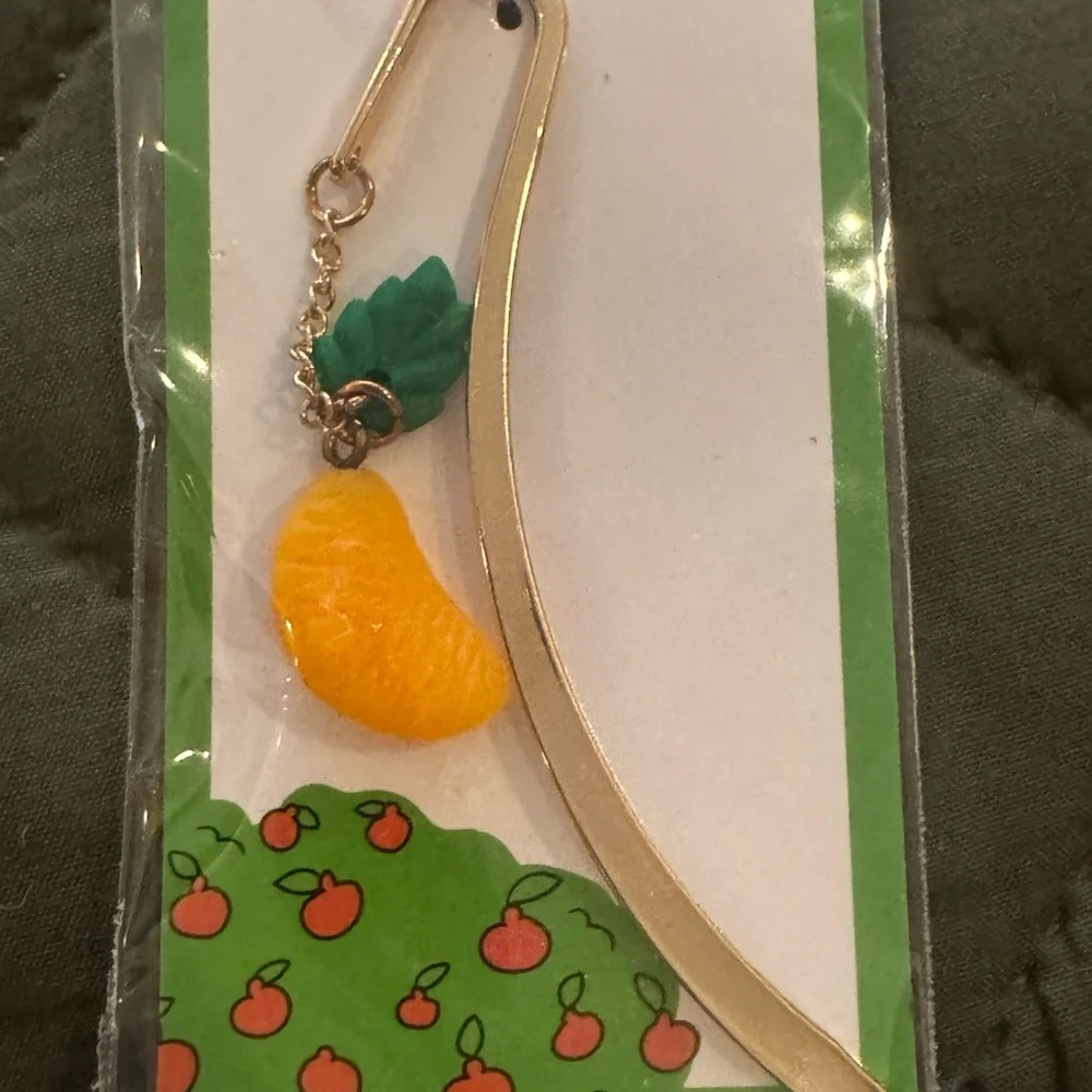 Jeju Citrus Bookmark with Leaf Charm